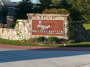 717 E Lakeview Rd UNIT 6, Hustisford, WI 53034