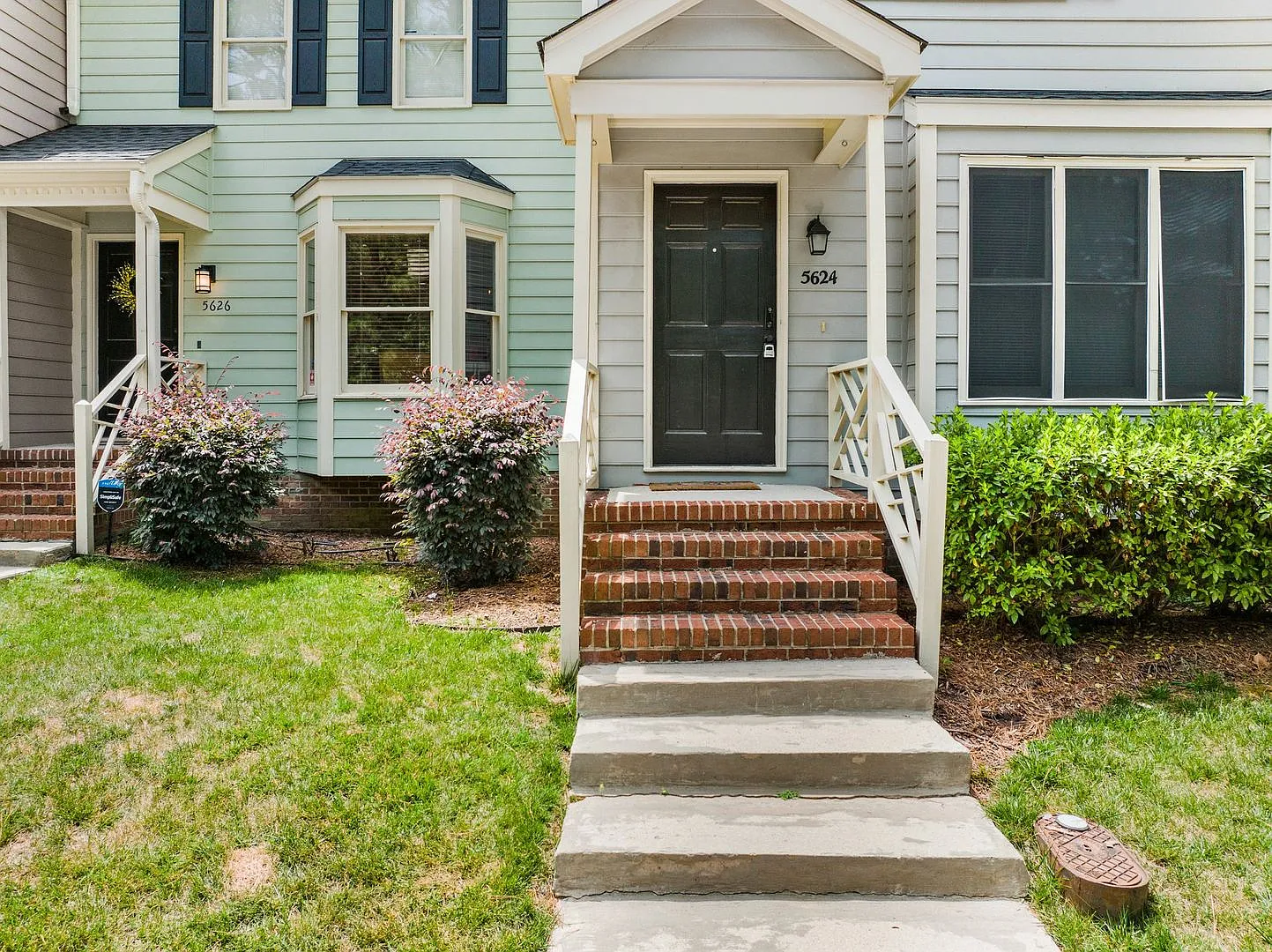Updated and Adorable! 2 Bedroom Townhome in N/E Raleigh near REX, Glenwood, & Crabtree - Pet Frie... — Photo 2