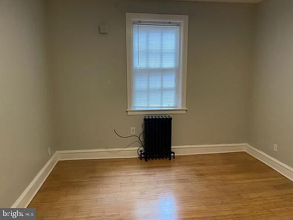 5th image of 625 Pine St APT 1R