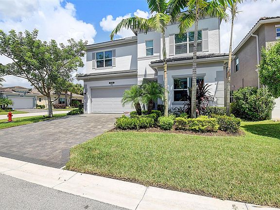 3rd image of 15352 Green River Court