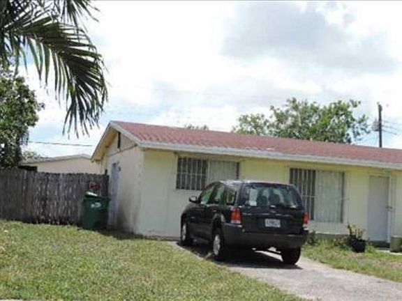 3rd image of 17241 NW 52nd Ave