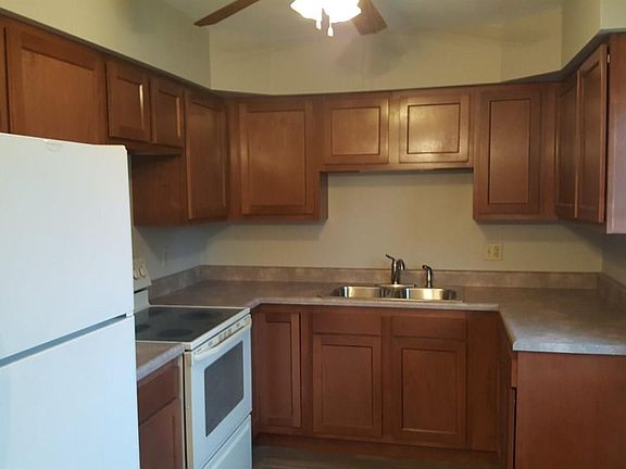 5th image of 411 E Manor Dr