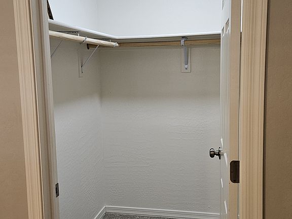 5th image of 862 E 4th Pl #862