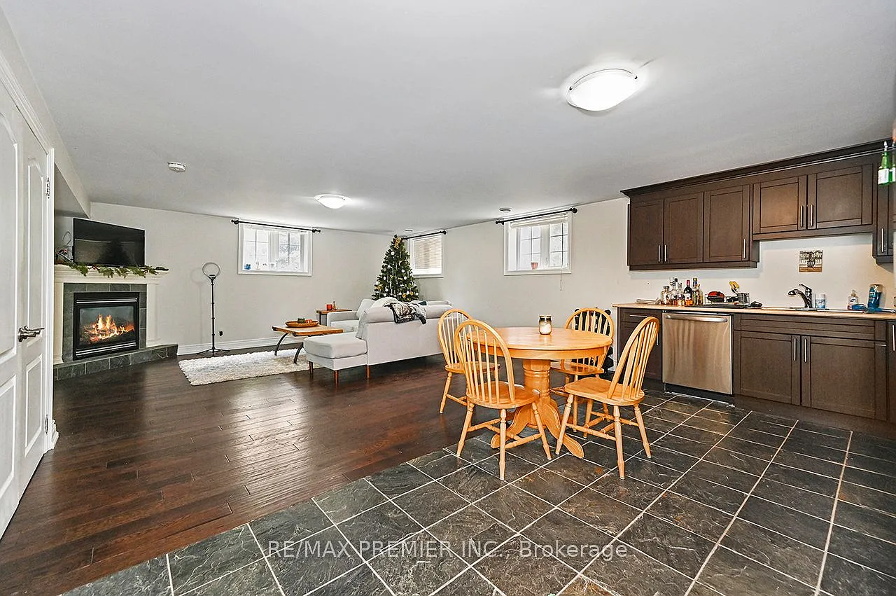 2 bed, $2,350 — Photo 4
