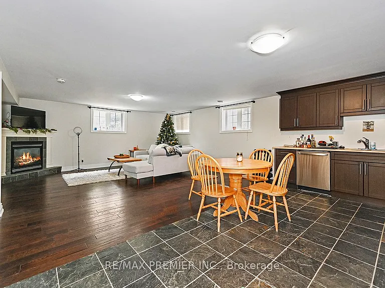 916 Scarlett Rd #BASEMENT — Photo 4