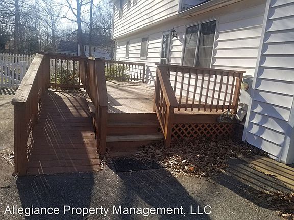 4th image of 3401 Horseshoe Dr