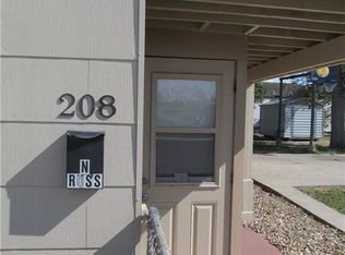 208 N Russ St, Sinton, TX 78387