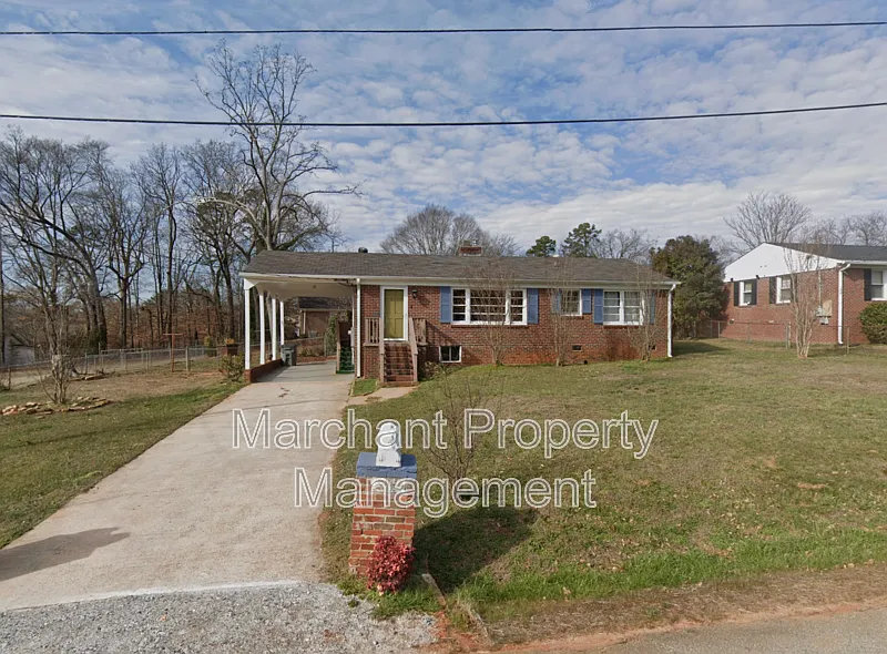 26 Maudie St