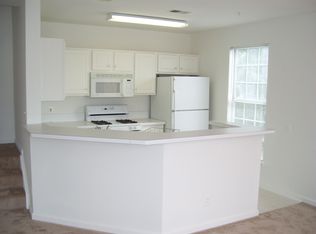 8166 Cockburn Ct APT 303, Lorton, VA 22079