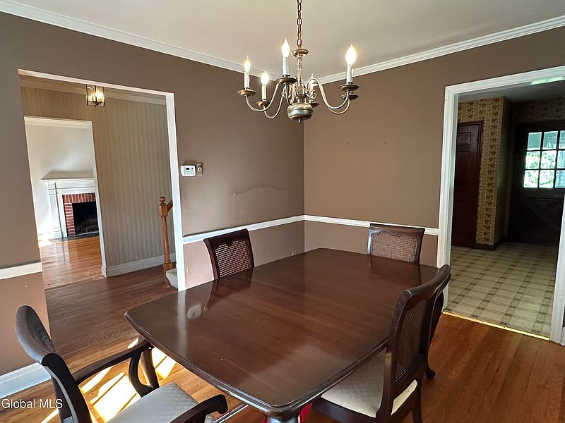 5th image of 1556 Dean Street