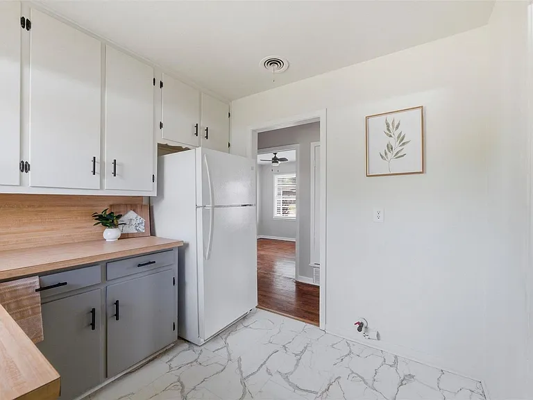 1308 Rose Ave — Photo 17