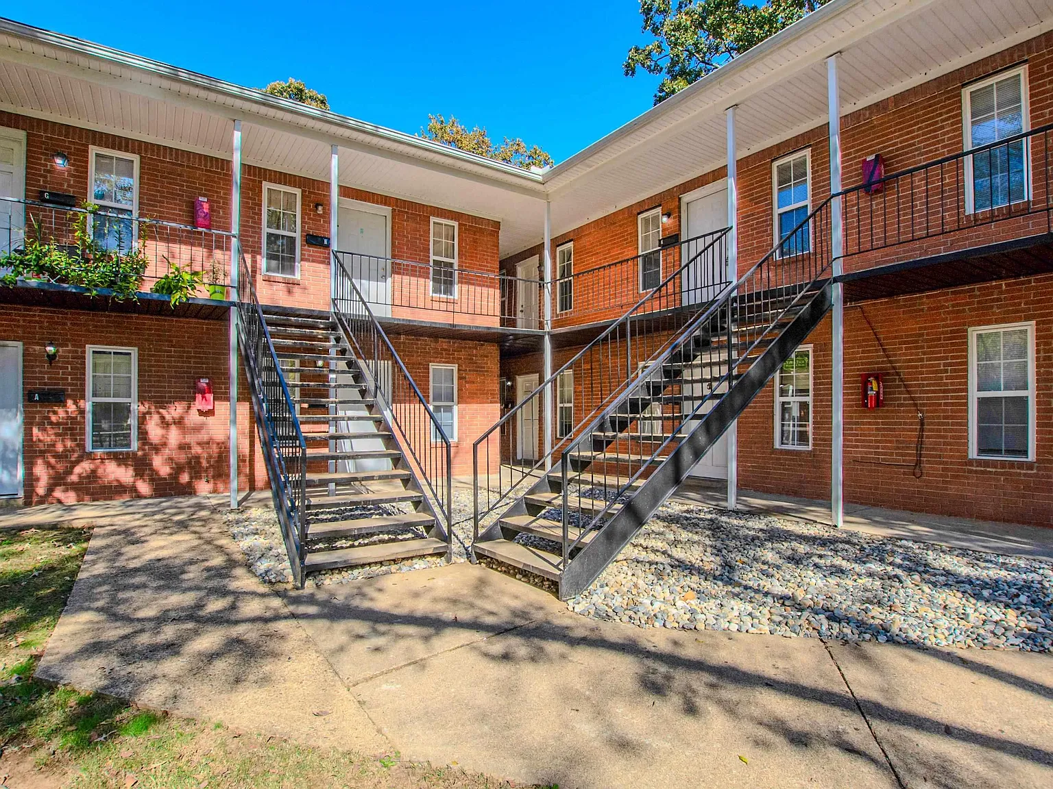 1 bed, 1.0 bath, 750 sqft, $795 — Photo 3