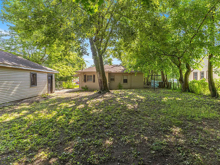 5228 Fletcher St — Photo 29