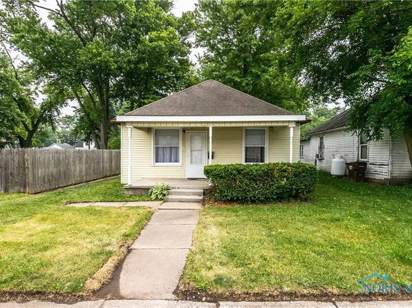 1027 Jackson Ave, Defiance, OH 43512