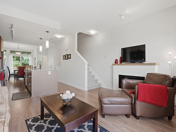 4th image of 5906 Beachgate Ln