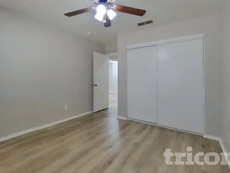 11514 W Wethersfield Rd — Photo 11