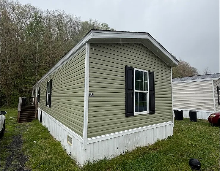 100 Nicholas Dr #E3 — Photo 2