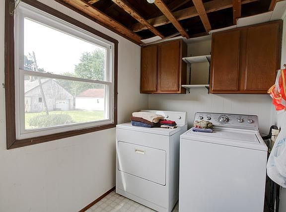 5th image of 623 E 10th St