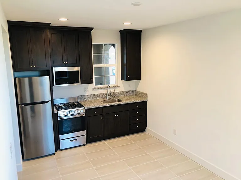 2232 Davie Pl — Photo 4