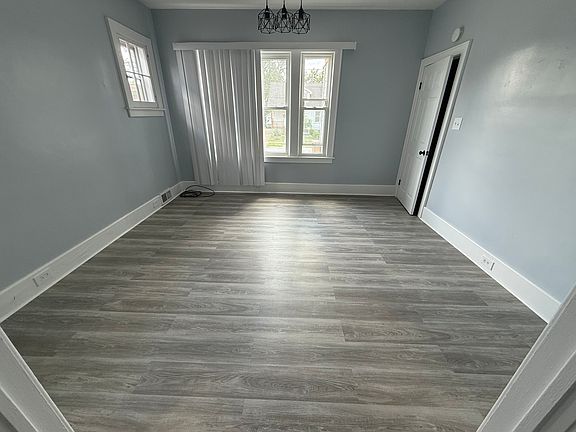 5th image of 613 Plymouth Pl #1