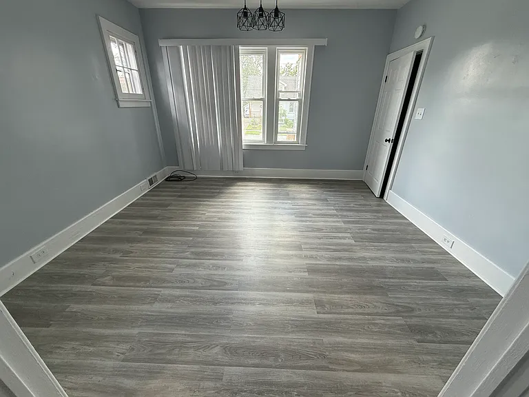 613 Plymouth Pl #1 — Photo 5