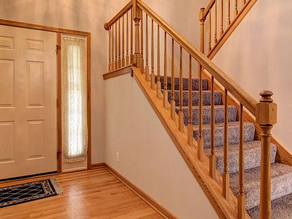 5th image of 727 Hartfield Dr