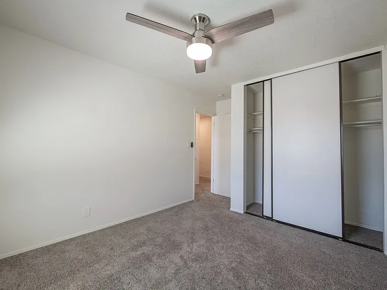 409 Longwood Dr NE — Photo 26