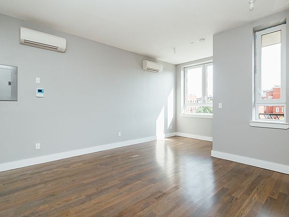 3rd image of 253 Evergreen Ave #3A