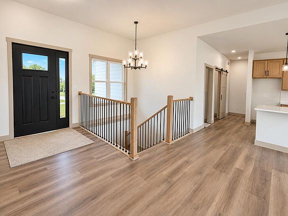 4th image of 22819 Fairview Dr