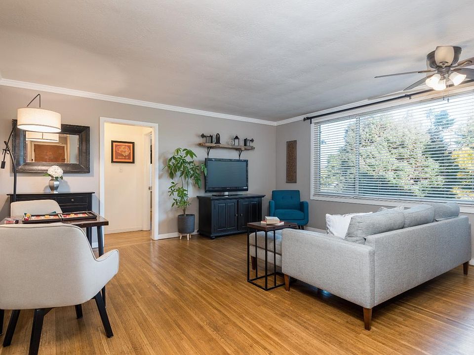1st image of 155 El Camino Real #6