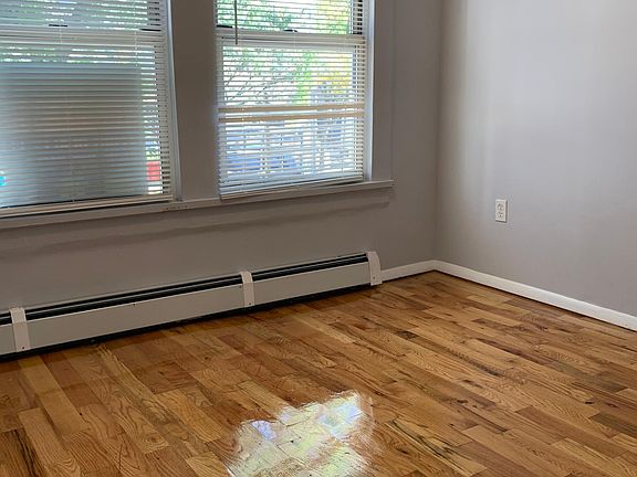 3rd image of 1293 Chisholm St #C