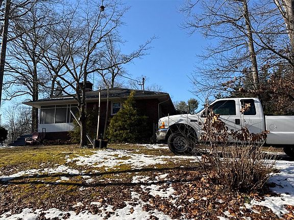 2nd image of 113 Oakland Dr