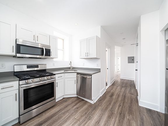 3rd image of 81 Glenridge Ave APT 6