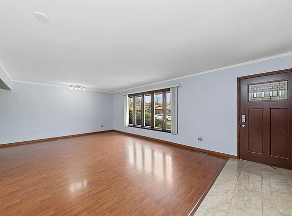 4th image of 8515 W Sun Valley Dr