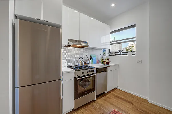 Rented by Outpost Brokerage LLC | media 2