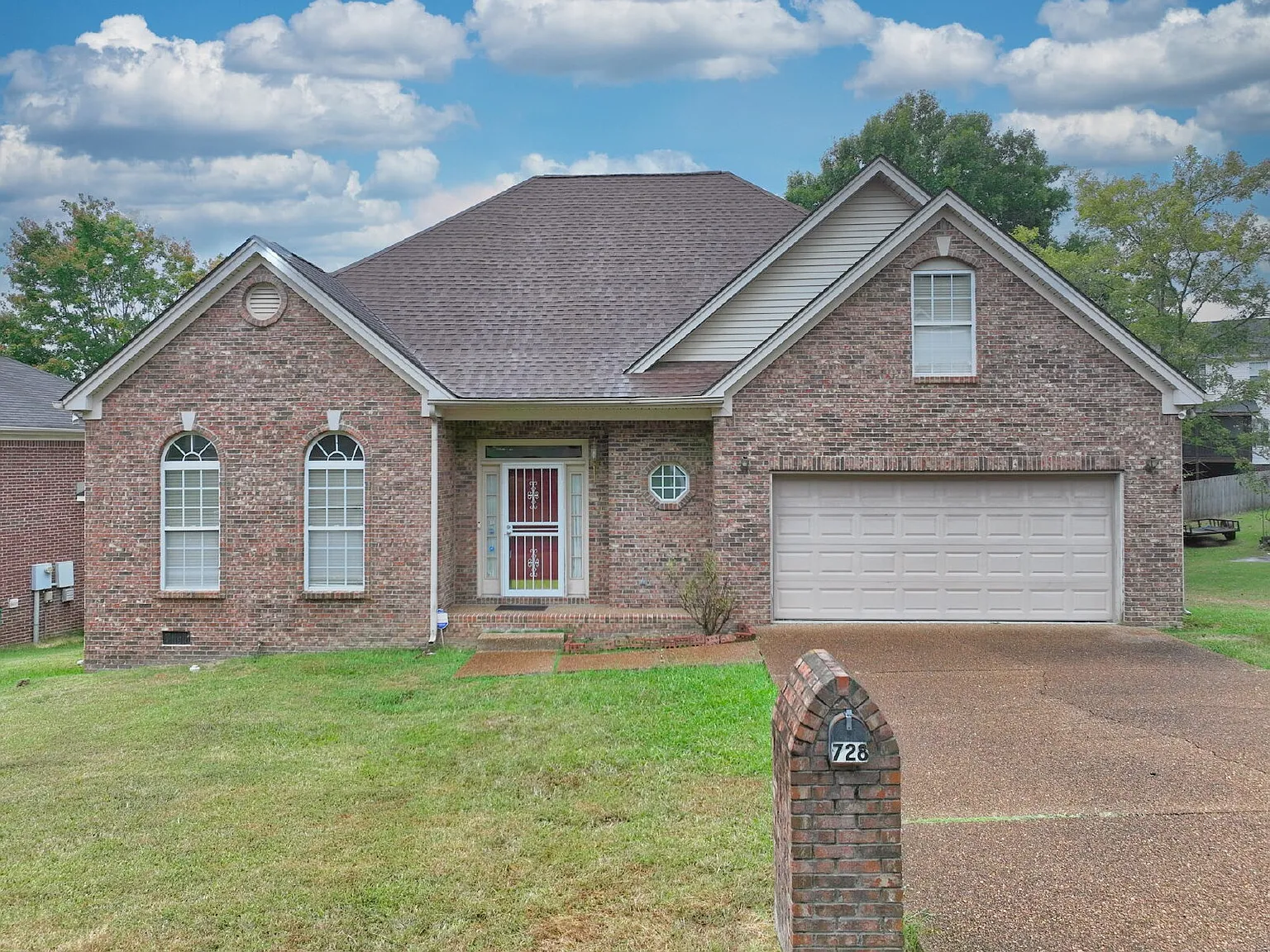 3 bed, 2.5 bath, 2434 sqft, $3,400 — Photo 3