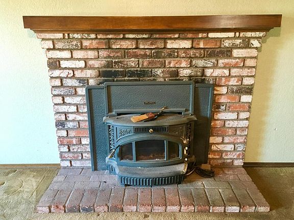 4th image of 2856 Fernwood St