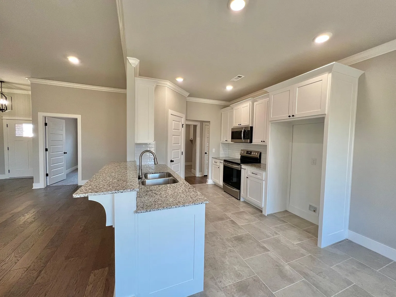 4 bed, 1770 sqft, $1,990 — Photo 3