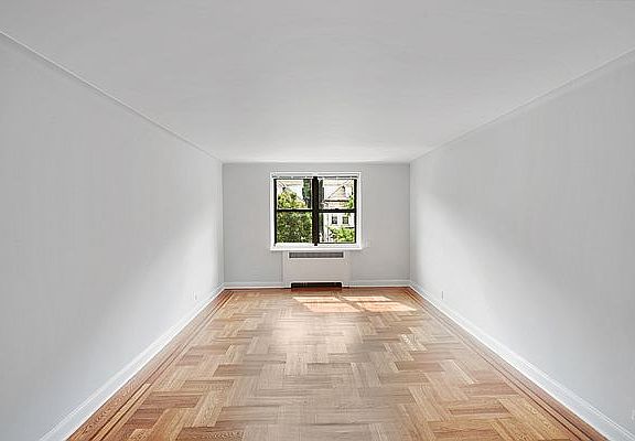 4th image of 2175 Cedar Ave #3M