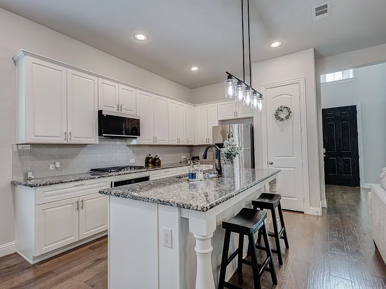 4248 Del Rey Ave — Photo 7