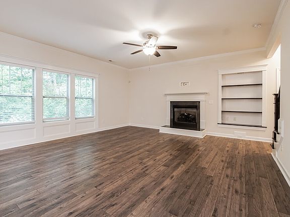 5th image of 39 Grand Manor Ct