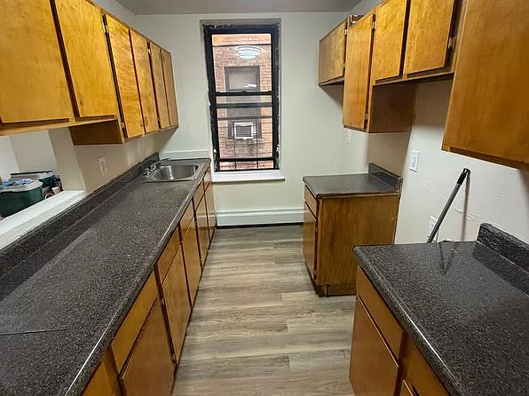 574 E 139th St #1W — Photo 2