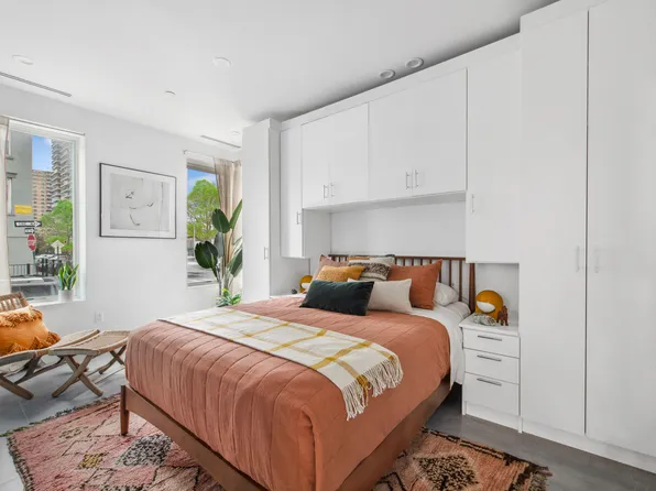 135 Johnson Avenue image 4 of 10