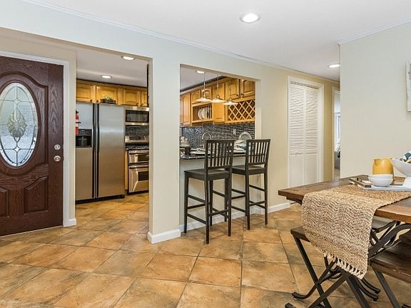 4th image of 102 Broughton Ave Floor 2