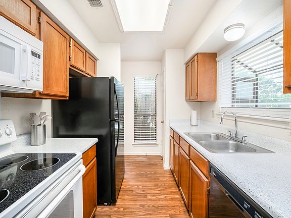 2nd image of 11903 Parliament St APT 222