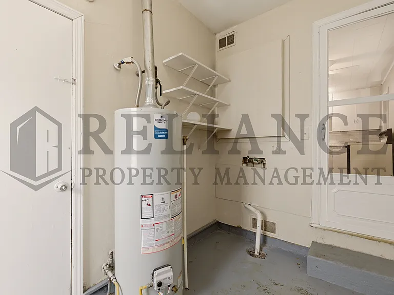 2151 S Green St — Photo 26
