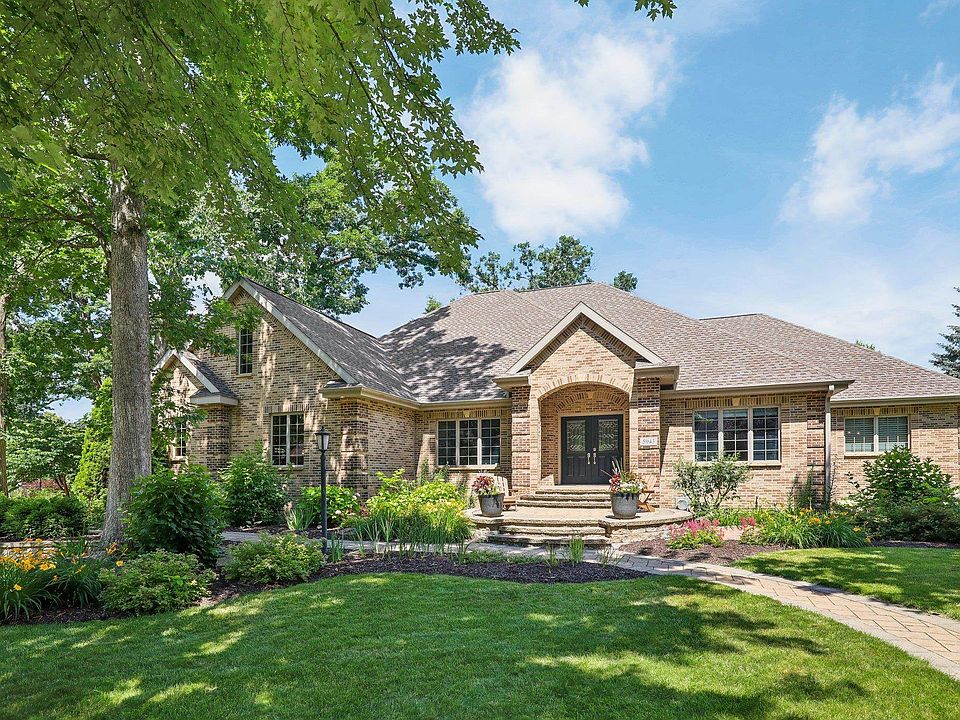 1st image of 5943 Oak Hollow Dr