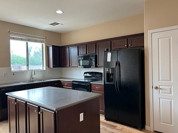3rd image of 1675 E Palo Verde Dr