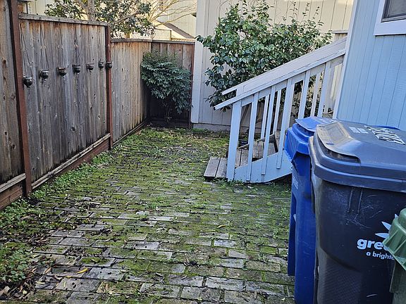 5th image of 2516 Charlene Ln