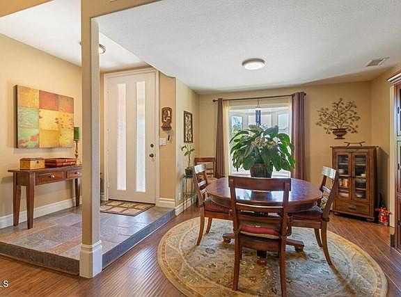 4th image of 266 Spindlewood Ave